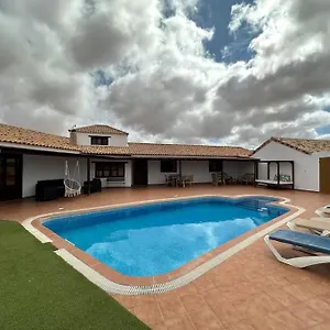  Villa With Pool In The Centre Of Fuerteventura España
